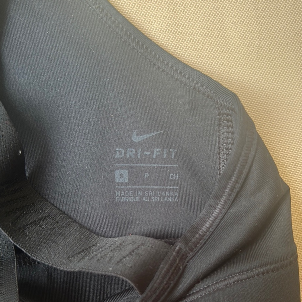 Nike Sports Bra - Picture 3 of 4